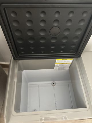 Nevera Vevor compresor 12v portátil nueva ( 1 uso)