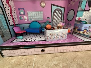 Casa LOL Surprise + de 30 Muñecas y accesorios