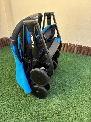 Silla de paseo Recaro compacta azul