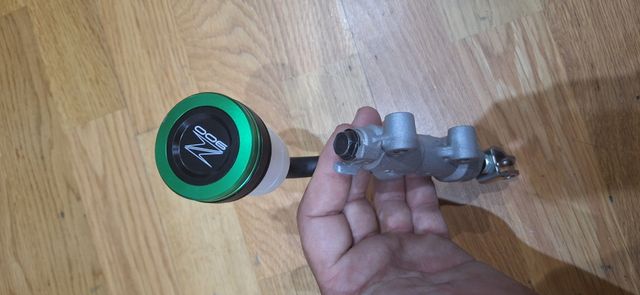 Depósito y bomba freno Kawasaki Z900