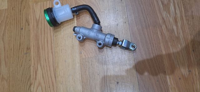 Depósito y bomba freno Kawasaki Z900