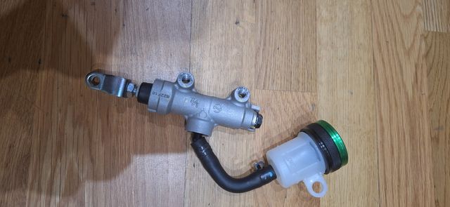Depósito y bomba freno Kawasaki Z900