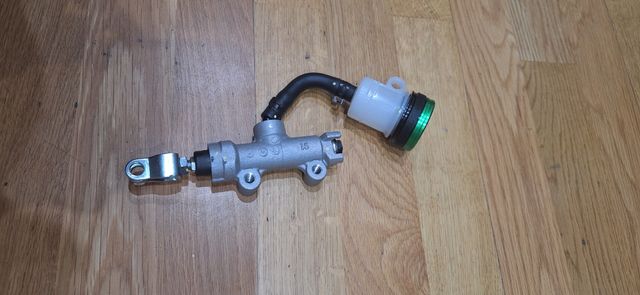 Depósito y bomba freno Kawasaki Z900