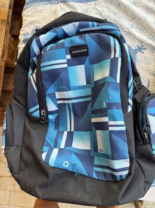 Mochila Quiksilver - Azul y Negra
