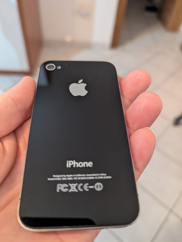 iPhone 4 Black - Apple