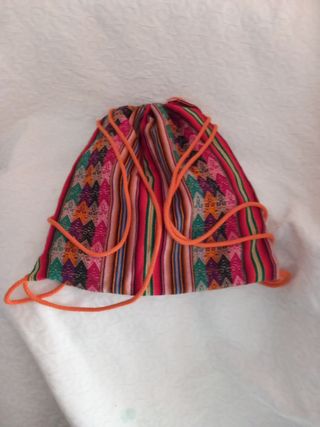 Mochila peruana multicolor.Hilos tejidos a mano.