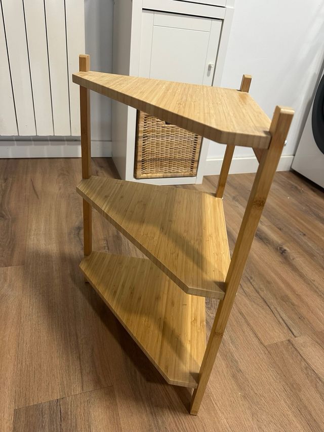 Estantería triangular Ikea RAGRUND