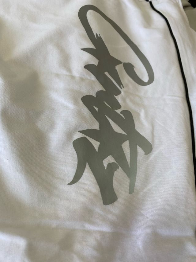 Camiseta Corteiz blanca reflectante