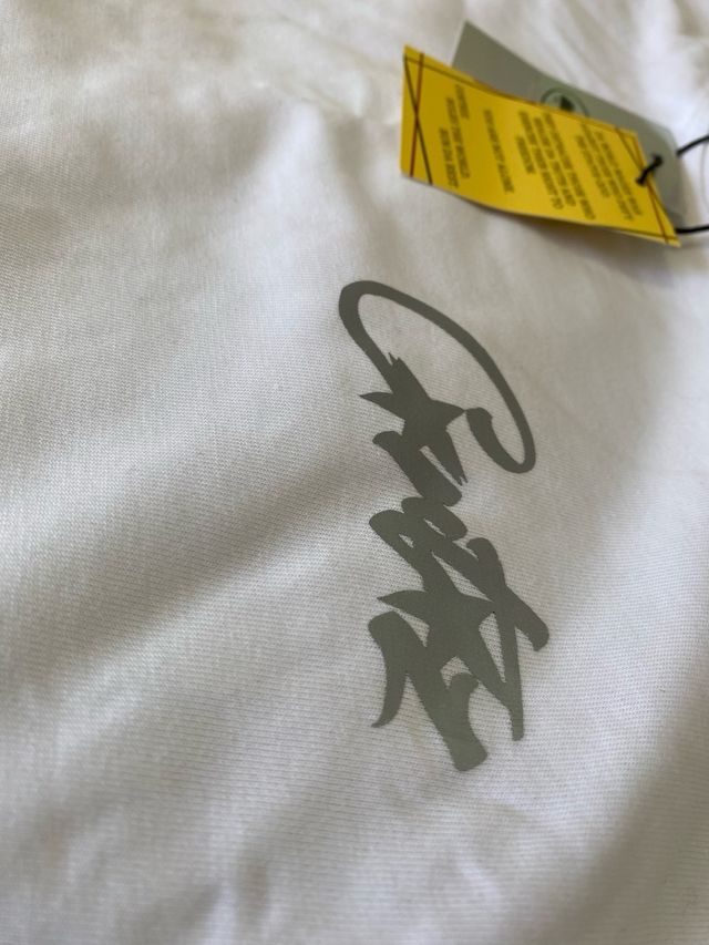 Camiseta Corteiz blanca reflectante