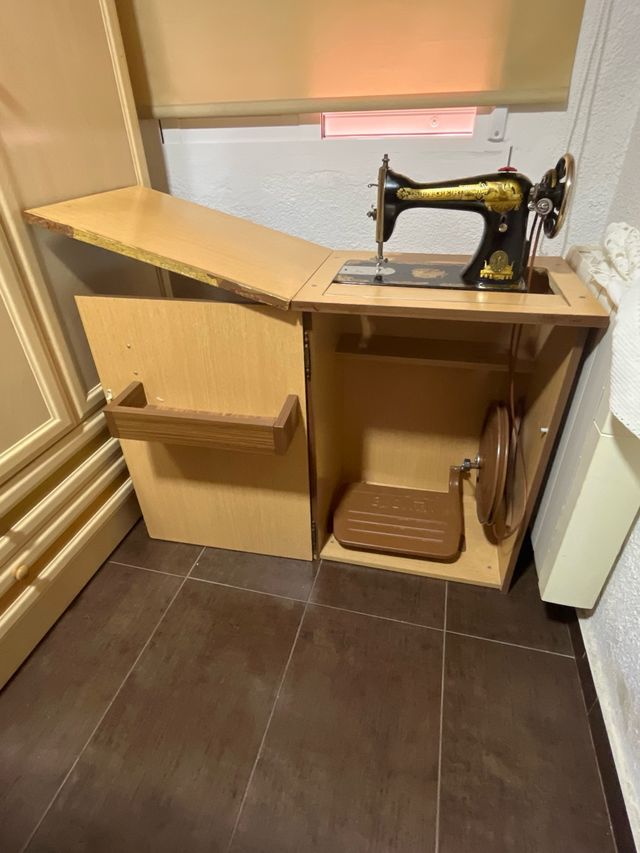 Máquina coser SINGER antigua