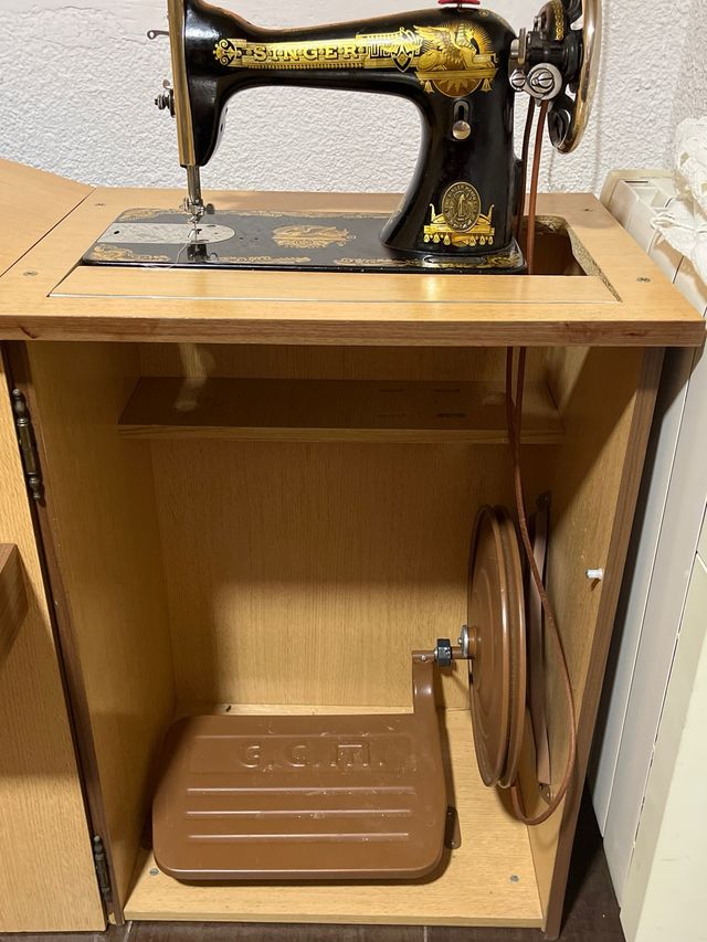 Máquina coser SINGER antigua