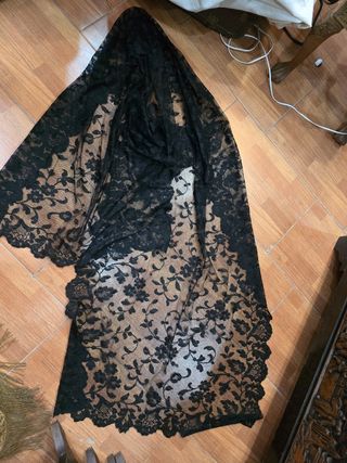 Mantilla encaje negro 1,80x0,90