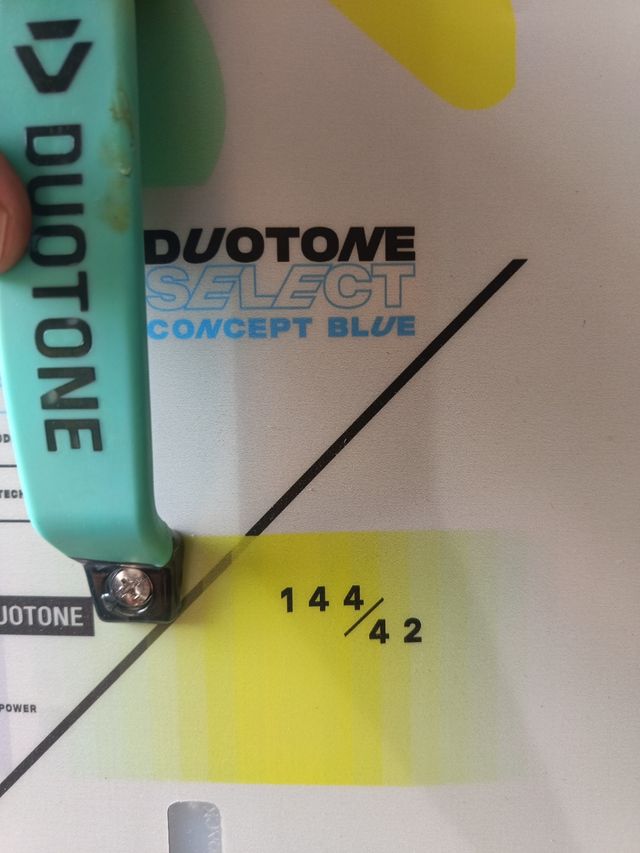 Tabla kitesurf Duotone Select 144/42