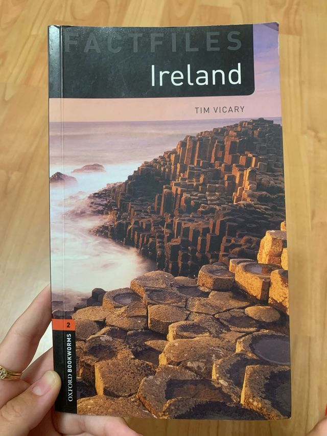 Oxford Bookworms Factfiles: Ireland: Level 2: 7...