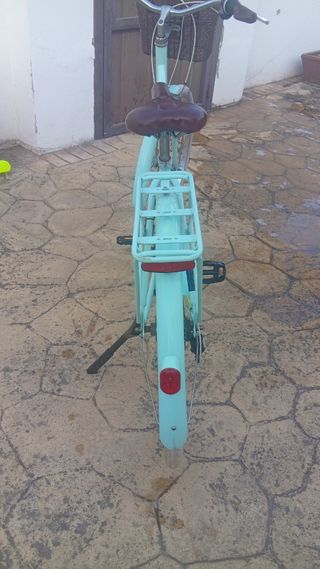 Bicicleta B'Twin vintage celeste