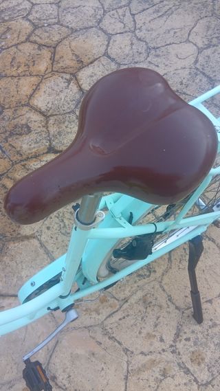 Bicicleta B'Twin vintage celeste