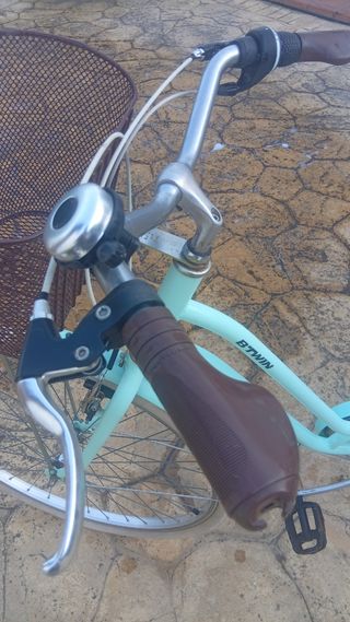 Bicicleta B'Twin vintage celeste
