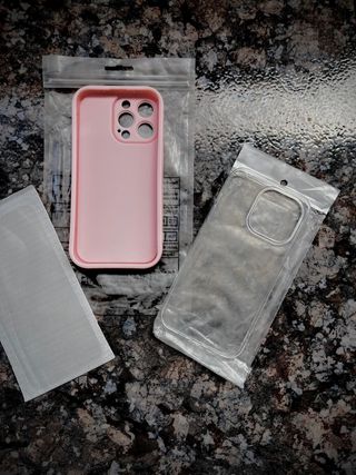 2 Fundas iPhone 13 Pro + protector