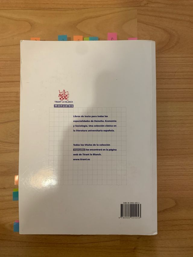 Elementos básicos de economía. Un enfoque insti...