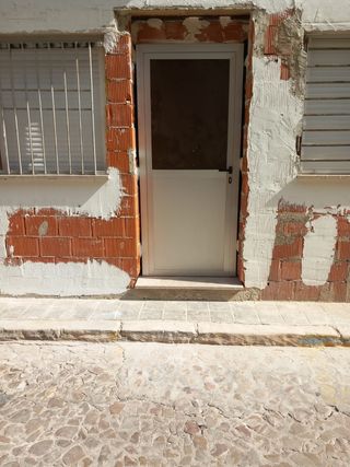 Puerta entrada exterior usada opertura a izquierda
