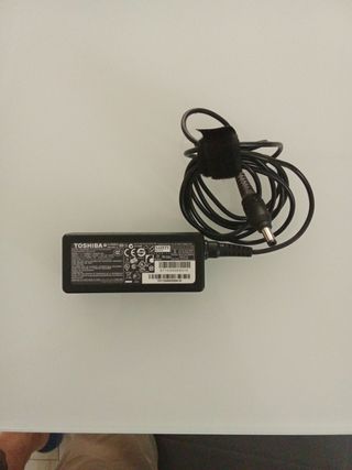 Cargador Toshiba 19V 2.37A