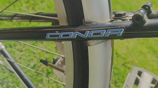 Bicicleta de paseo Conor con cambio Shimano SG7R40