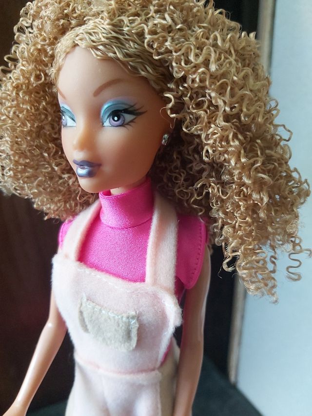Muñeca My Scene Mattel - Pelo Rizado