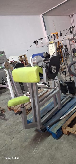 Máquina scott de biceps Physio Cam technogym