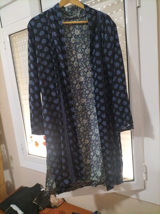Casaca reversible azul y negra