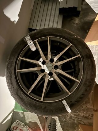 Llantas VW 16" usadas se vende un par
