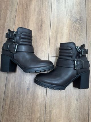 Botines CATWALK negros -talla 38
