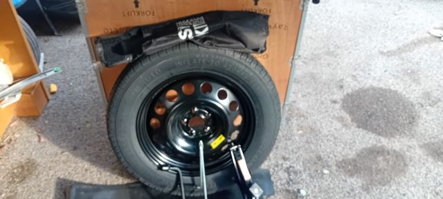 Ruota di scorta + attrezzi ranger rover