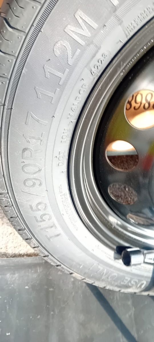 Ruota di scorta + attrezzi ranger rover