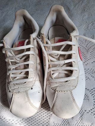 Zapatillas NIKE blancas y rosas - 36