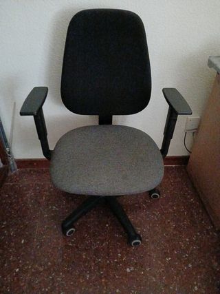 Silla oficina giratoria gris