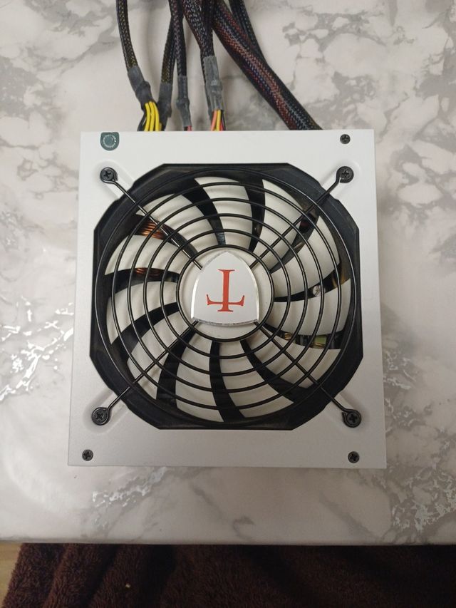 Alimentatore Templarius 80+ Gold 1150W