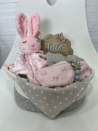 Cesta regalo bebé niña
