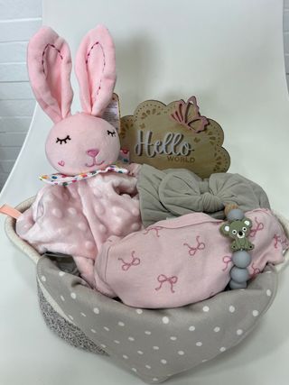 Cesta regalo bebé niña