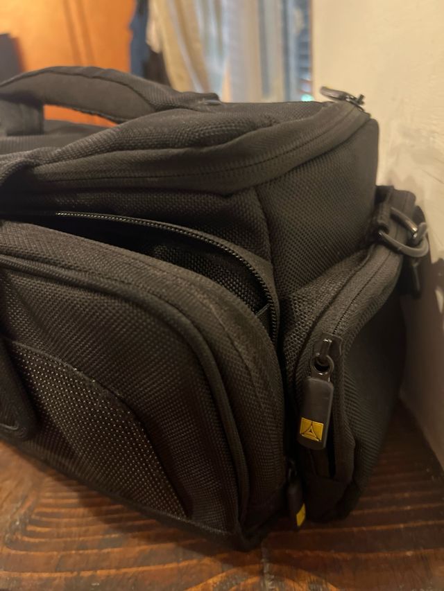 Nikon D300s + 50mm f/1.8 + accessori