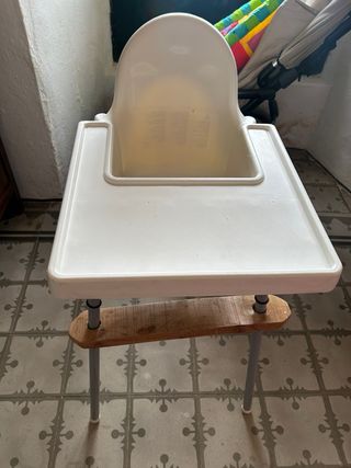 Trona Ikea blanca - Bebe. usada en 2 residencia .