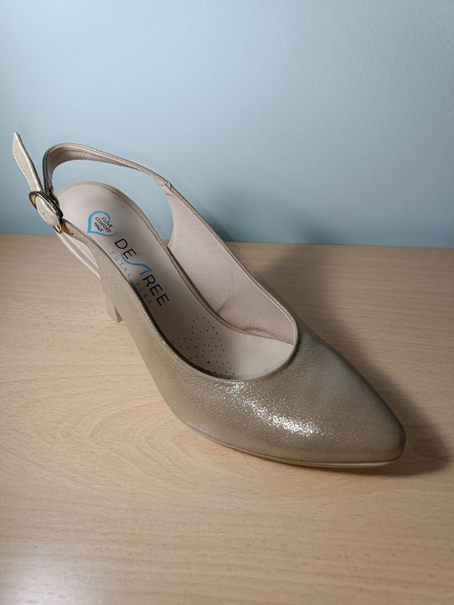 Zapatos salón beige/dorado