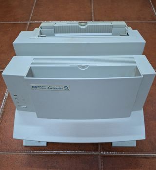 Impresora HP LaserJet 5L Gris + toner.
