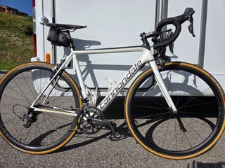 Bicicleta Cannondale Evo Hi-Mod Ultegra