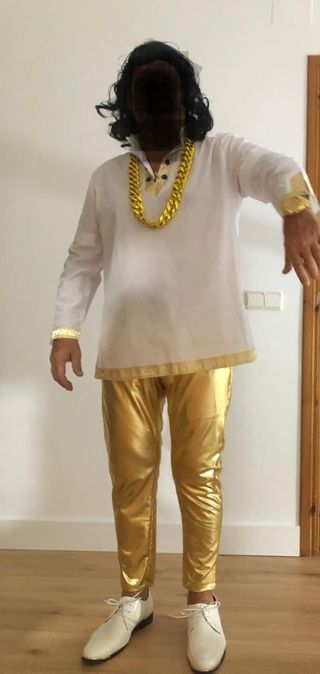 Traje gitano dorado y blanco