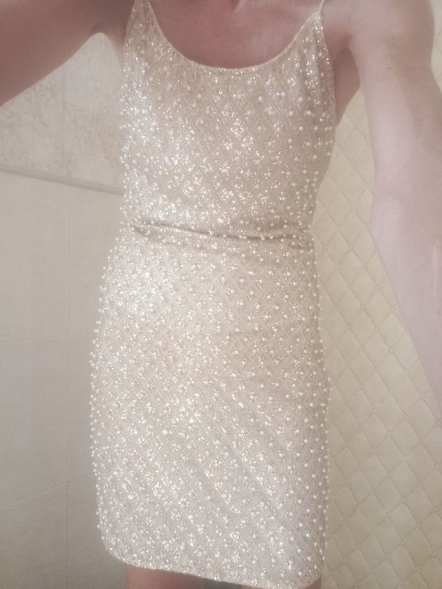 Vestido dorado pedreria