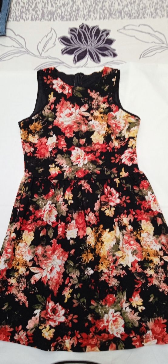 Blusa negra y marrón estampada