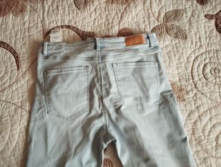 Pantalones Stradivarius -talla 44