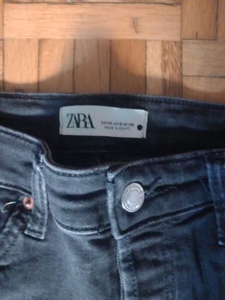 Vaqueros negros largos Zara