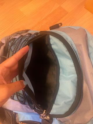 Mochila gris y azul - escolar