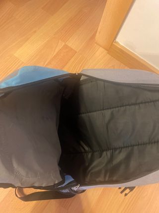 Mochila gris y azul - escolar